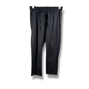 Lululemon On The Fly Pants in Black Size 4